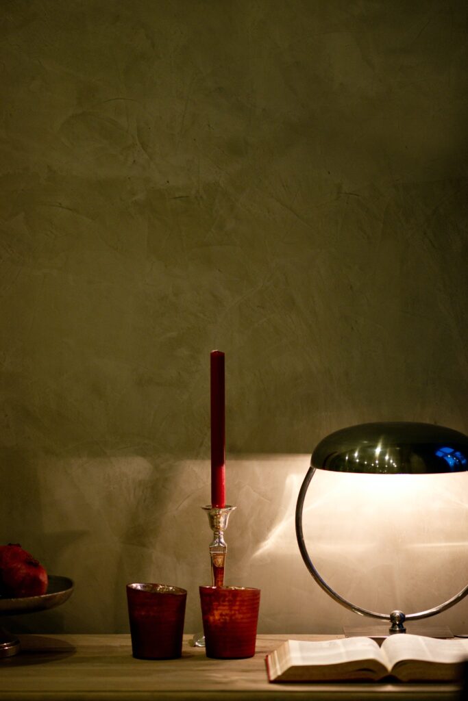 Table Lamp Shedding Light on Elegance and Pitfalls