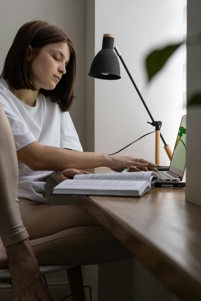 which table lamp is best for study